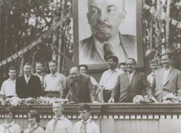 Иллюстрация к книге — Расплетин [i_049.jpg]