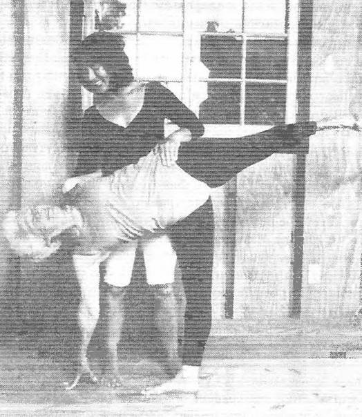 Иллюстрация к книге — Новая йога для тех, кому за 50: обратите вспять процессы старения. Руководство по йоге для людей среднего и старшего возраста [image13.jpg]