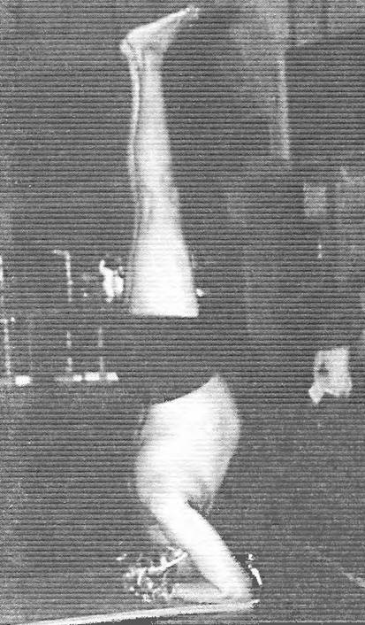 Иллюстрация к книге — Новая йога для тех, кому за 50: обратите вспять процессы старения. Руководство по йоге для людей среднего и старшего возраста [image14.jpg]