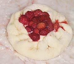 Иллюстрация к книге — Кулинарная коллекция. Шаг за шагом [desserts_06_4.jpg]