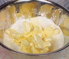 Иллюстрация к книге — Кулинарная коллекция. Шаг за шагом [desserts_08_1.jpg]