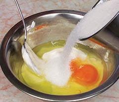 Иллюстрация к книге — Кулинарная коллекция. Шаг за шагом [desserts_08_3.jpg]