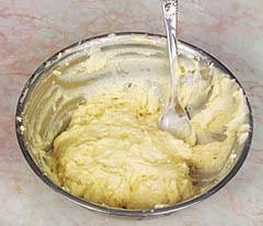 Иллюстрация к книге — Кулинарная коллекция. Шаг за шагом [desserts_11_4.jpg]