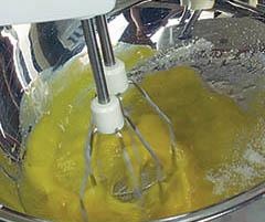 Иллюстрация к книге — Кулинарная коллекция. Шаг за шагом [desserts_12_3.jpg]