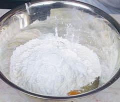 Иллюстрация к книге — Кулинарная коллекция. Шаг за шагом [desserts_13_2.jpg]