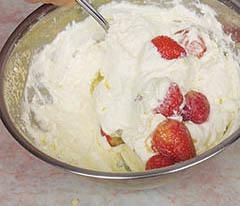 Иллюстрация к книге — Кулинарная коллекция. Шаг за шагом [desserts_37_4.jpg]