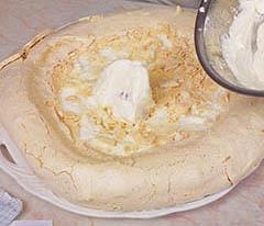 Иллюстрация к книге — Кулинарная коллекция. Шаг за шагом [desserts_37_5.jpg]