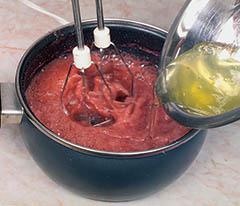 Иллюстрация к книге — Кулинарная коллекция. Шаг за шагом [desserts_40_2.jpg]