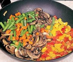 Иллюстрация к книге — Кулинарная коллекция. Шаг за шагом [hot_48_5.jpg]