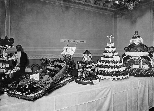 Иллюстрация к книге — Непридуманная история русских продуктов. От Киевской Руси до СССР [i_267.jpg]