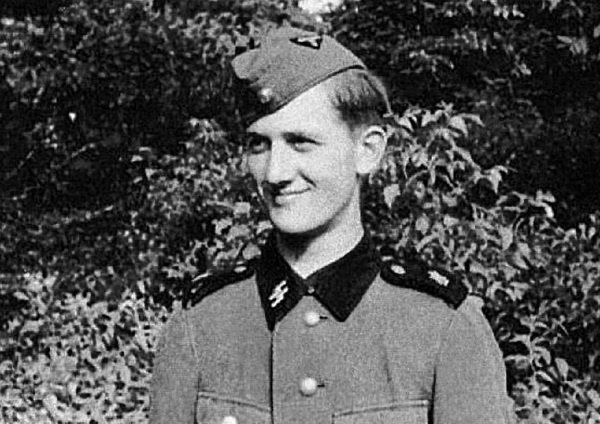 Иллюстрация к книге — Тяжелые бои на Восточном фронте [i_002.jpg]