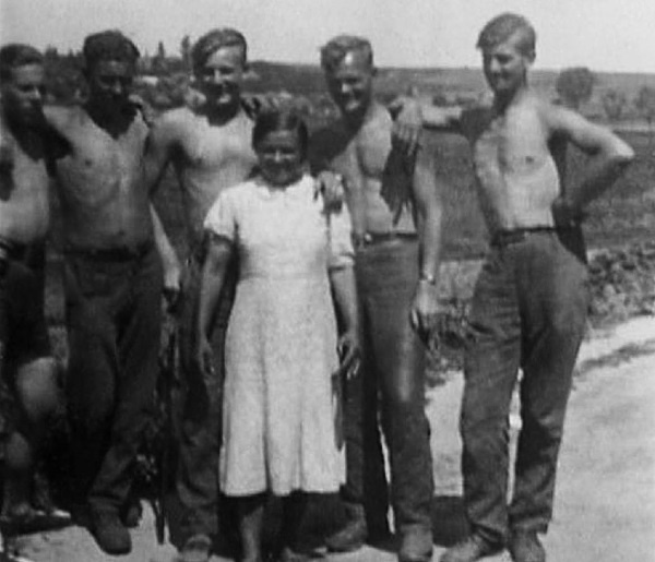 Иллюстрация к книге — Тяжелые бои на Восточном фронте [i_011.jpg]