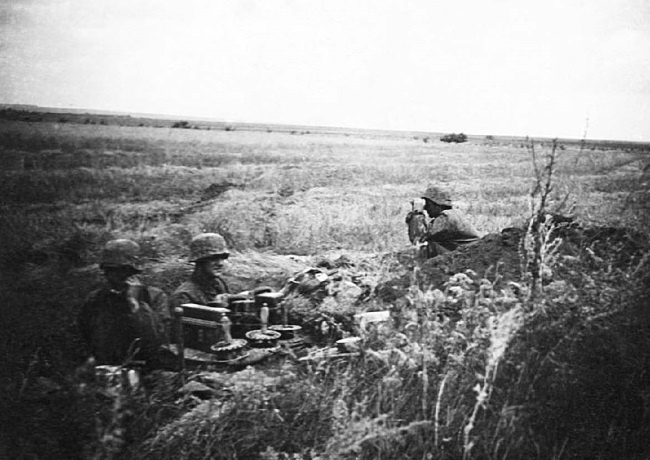 Иллюстрация к книге — Тяжелые бои на Восточном фронте [i_013.jpg]