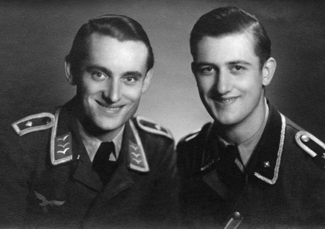 Иллюстрация к книге — Тяжелые бои на Восточном фронте [i_025.jpg]