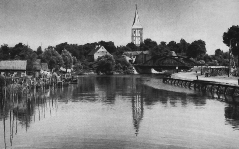 Иллюстрация к книге — Золотая тень Кёнигсберга [i_013.jpg]