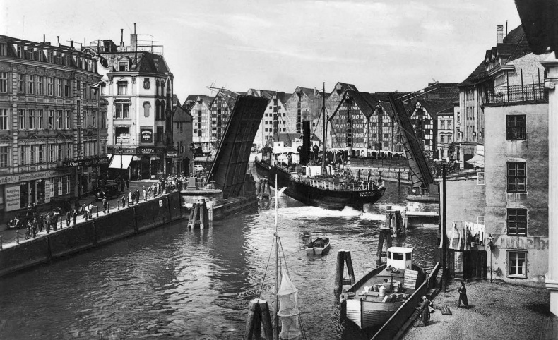 Иллюстрация к книге — Прогулки по Кенигсбергу [i_012.jpg]