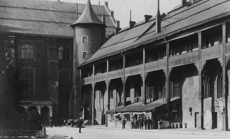 Иллюстрация к книге — Прогулки по Кенигсбергу [i_047.jpg]