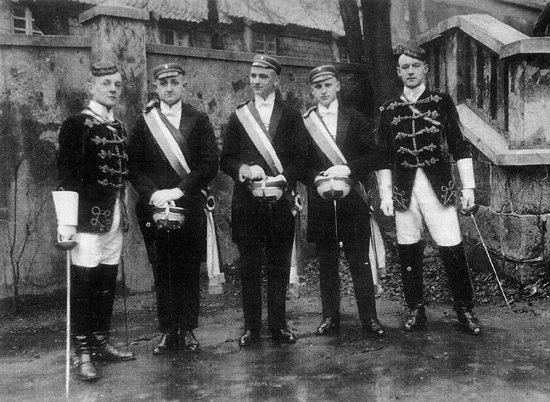 Иллюстрация к книге — Прогулки по Кенигсбергу [i_054.jpg]