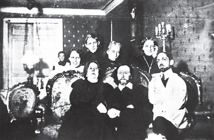 Иллюстрация к книге — Исторические здания Петербурга. Прошлое и современность. Адреса и обитатели [_120.jpg]