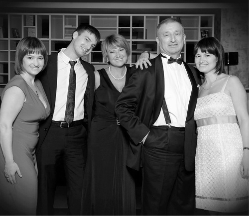 Иллюстрация к книге — Правила общения с детьми. 12 "нельзя", 12 "можно", 12 "надо" [i_001.jpg]