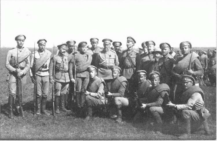 Иллюстрация к книге — Главнокомандующие фронтами и заговор 1917 года [i_010.jpg]