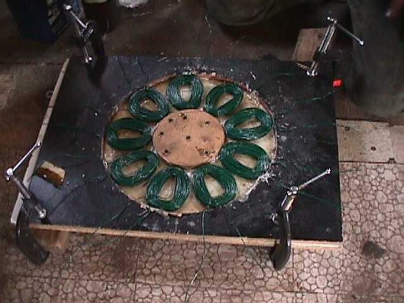 Иллюстрация к книге — Жизнь без проводов. Как изготовить ветроэлектростанцию для электроснабжения дома [i_021.jpg]