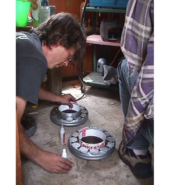 Иллюстрация к книге — Жизнь без проводов. Как изготовить ветроэлектростанцию для электроснабжения дома [i_026.jpg]