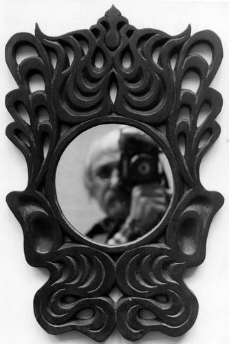 Иллюстрация к книге — Уроки искусного резчика. Вырезаем из дерева фигурки людей и животных, посуду, статуэтки [i_085.jpg]