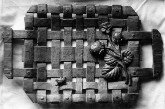 Иллюстрация к книге — Уроки искусного резчика. Вырезаем из дерева фигурки людей и животных, посуду, статуэтки [i_150.jpg]