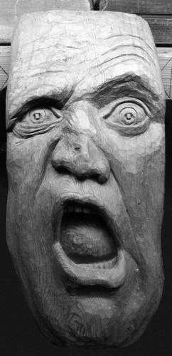 Иллюстрация к книге — Уроки искусного резчика. Вырезаем из дерева фигурки людей и животных, посуду, статуэтки [i_152.jpg]