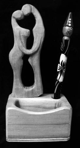 Иллюстрация к книге — Уроки искусного резчика. Вырезаем из дерева фигурки людей и животных, посуду, статуэтки [i_188.jpg]