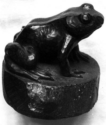 Иллюстрация к книге — Уроки искусного резчика. Вырезаем из дерева фигурки людей и животных, посуду, статуэтки [i_194.jpg]