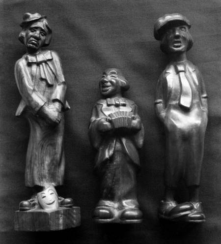 Иллюстрация к книге — Уроки искусного резчика. Вырезаем из дерева фигурки людей и животных, посуду, статуэтки [i_219.jpg]