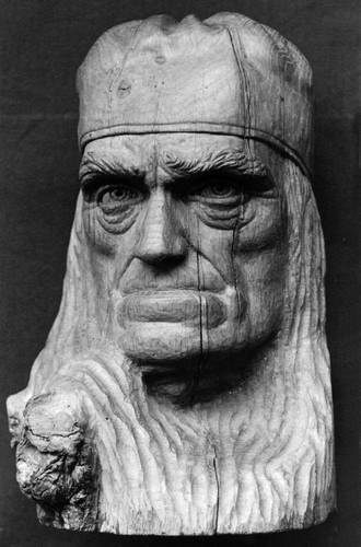 Иллюстрация к книге — Уроки искусного резчика. Вырезаем из дерева фигурки людей и животных, посуду, статуэтки [i_239.jpg]