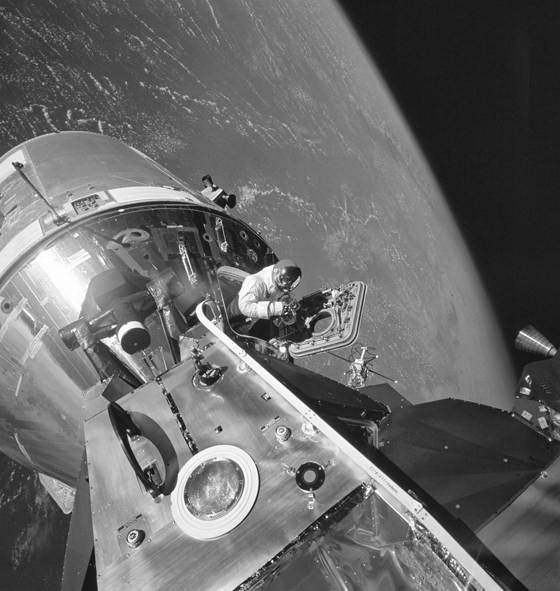 Иллюстрация к книге — История космического соперничества СССР и США [i_053.jpg]