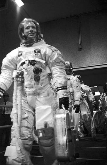 Иллюстрация к книге — История космического соперничества СССР и США [i_061.jpg]