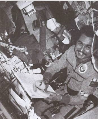 Иллюстрация к книге — Тайны военной космонавтики [i_063.jpg]