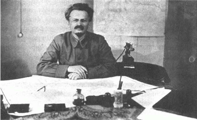 Иллюстрация к книге — Клим Ворошилов. Первый Маршал страны Советов. Друг Сталина, враг Хрущева [i_012.jpg]