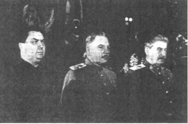 Иллюстрация к книге — Клим Ворошилов. Первый Маршал страны Советов. Друг Сталина, враг Хрущева [i_024.jpg]