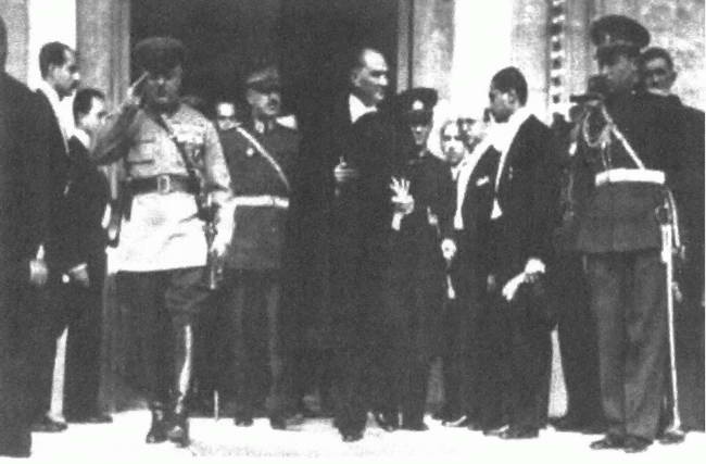 Иллюстрация к книге — Клим Ворошилов. Первый Маршал страны Советов. Друг Сталина, враг Хрущева [i_026.jpg]