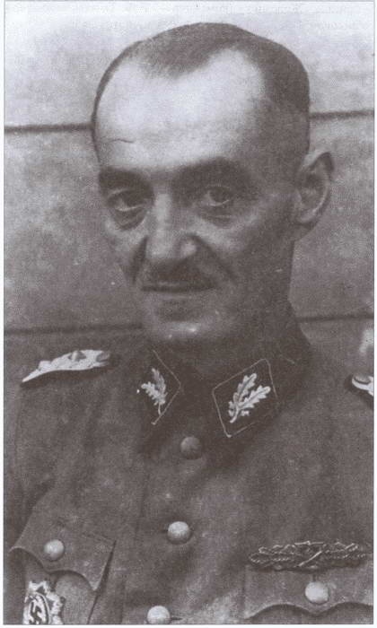 Иллюстрация к книге — Охотники за партизанами. Бригада Дирлевангера [i_026.jpg]