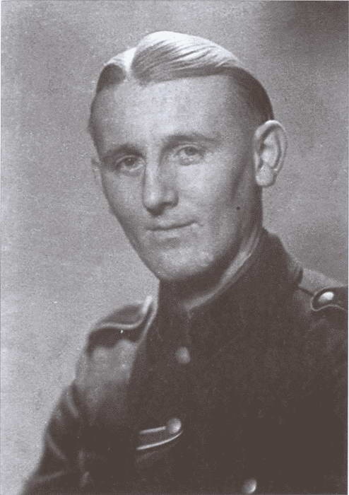 Иллюстрация к книге — Охотники за партизанами. Бригада Дирлевангера [i_038.jpg]