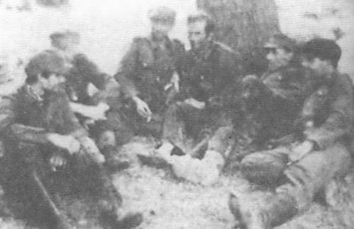 Иллюстрация к книге — Восточный фронт. Черкассы. Тернополь. Крым. Витебск. Бобруйск. Броды. Яссы. Кишинев. 1944 [i_046.jpg]