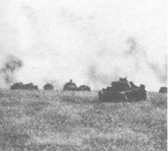 Иллюстрация к книге — Восточный фронт. Черкассы. Тернополь. Крым. Витебск. Бобруйск. Броды. Яссы. Кишинев. 1944 [i_048.jpg]