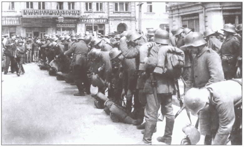 Иллюстрация к книге — Брестский мир. Ловушка Ленина для кайзеровской Германии [i_026.jpg]