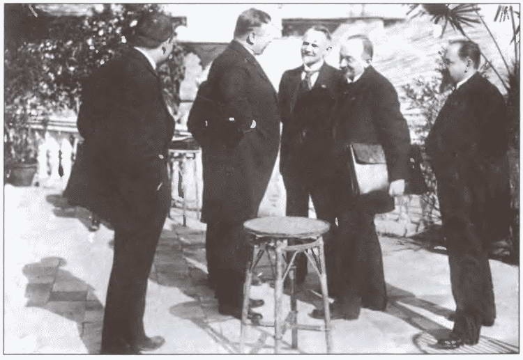 Иллюстрация к книге — Брестский мир. Ловушка Ленина для кайзеровской Германии [i_033.jpg]