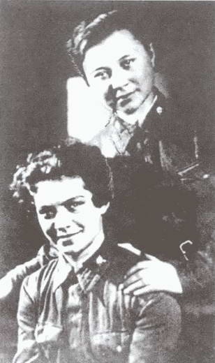 Иллюстрация к книге — Ангелы смерти. Женщины-снайперы. 1941-1945 [i_023.jpg]