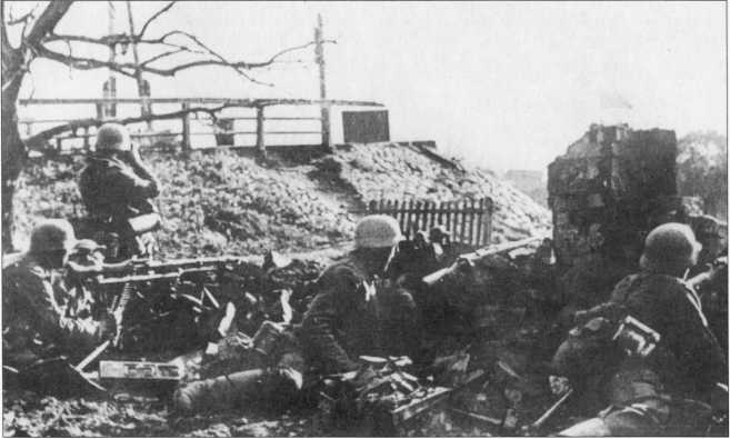 Иллюстрация к книге — Wehrmacht. Сухопутные войска III Рейха [i_103.jpg]