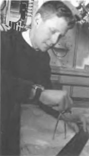 Иллюстрация к книге — Безмолвная служба [i_036.jpg]