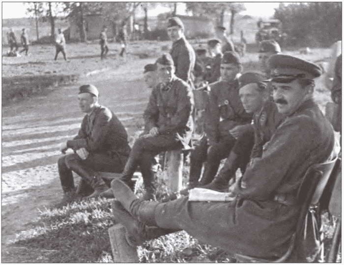 Иллюстрация к книге — На Днепровском рубеже. Тайна гибели генерала Петровского [i_037.jpg]